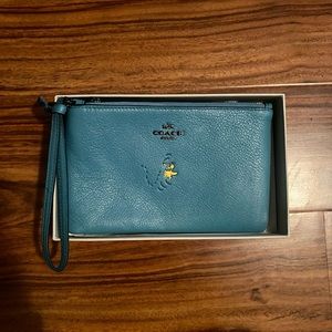 NWT Coach Leather Snoopy Collection Wristlet Ocean Blue